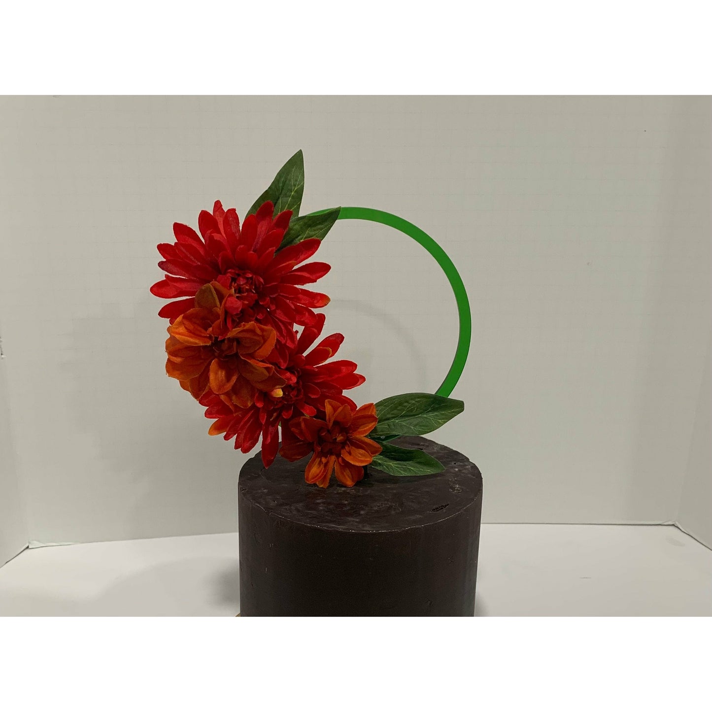 Round flower hoop cake topper